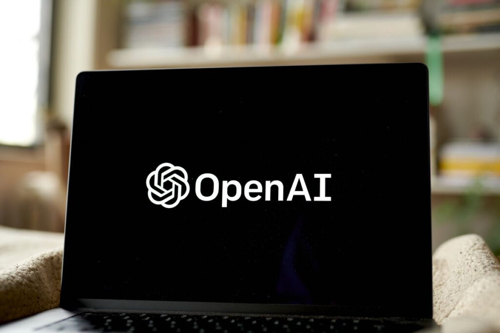 Alphabet ra mắt tính năng tìm kiếm AI và chatbot nâng cao khi cạnh tranh ngày càng nóng lên