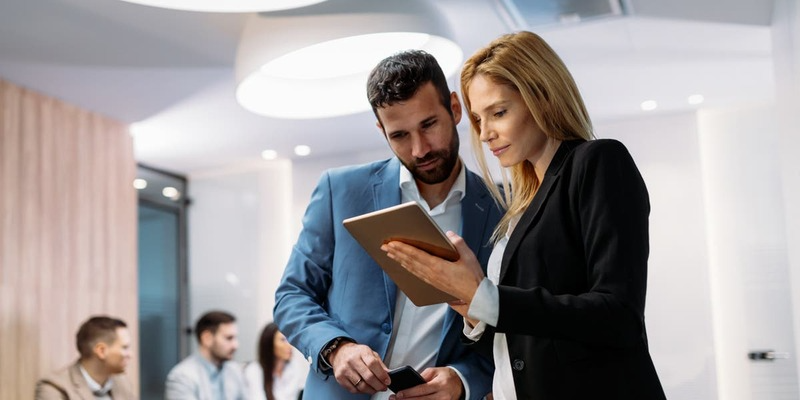Account Manager đàm phán với khách hàng - tuyển dụng nghề nghiệp tại Agency Marketing