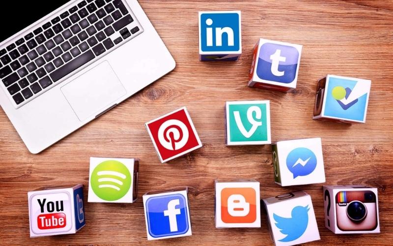 Tiếp cận khách hàng bằng các ứng dụng Social